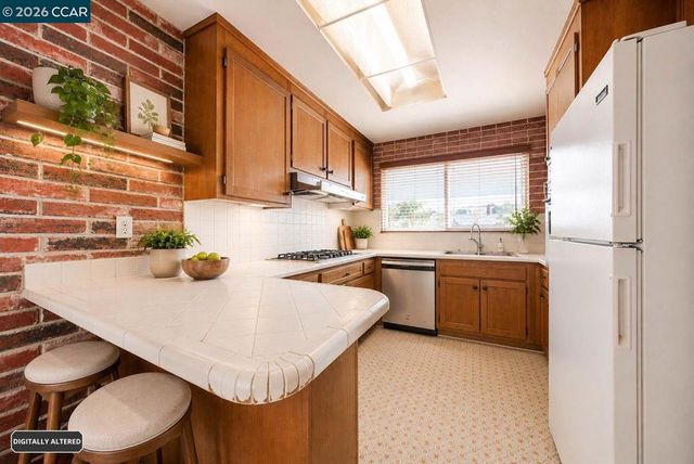 2261 Del Monte Dr, San Pablo, CA 94806
