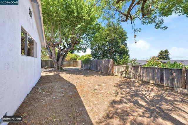 2261 Del Monte Dr, San Pablo, CA 94806
