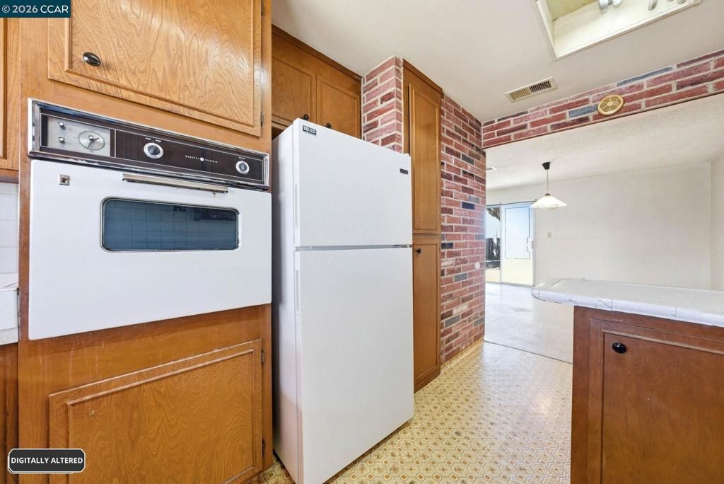 Image 21 of property listing at 2261 Del Monte Dr, San Pablo, CA 94806