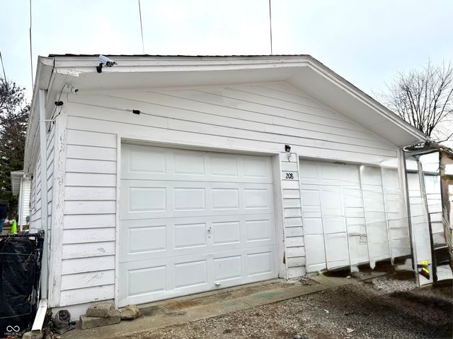 208 N 5th Avenue, Beech Grove, IN 46107