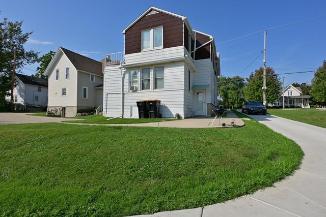 850 Glenview AVENUE, Wauwatosa, WI 53213