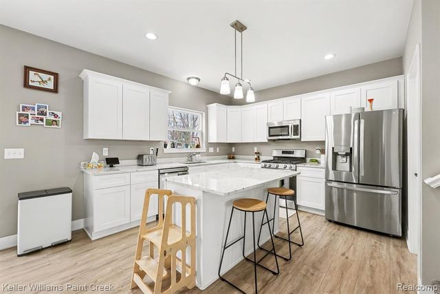 49053 Jefferson Avenue, Chesterfield, MI 48047