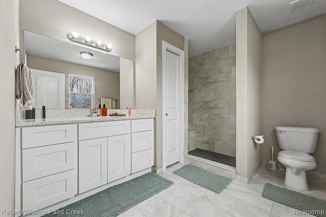 49053 Jefferson Avenue, Chesterfield, MI 48047