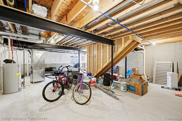 49053 Jefferson Avenue, Chesterfield, MI 48047