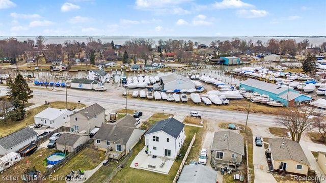 49053 Jefferson Avenue, Chesterfield, MI 48047