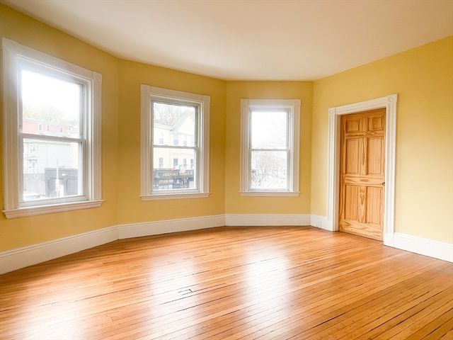 381 Centre St 2, Boston, MA 02130