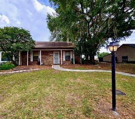 35058 WHISPERING OAKS BOULEVARD, Dade City, FL 33523