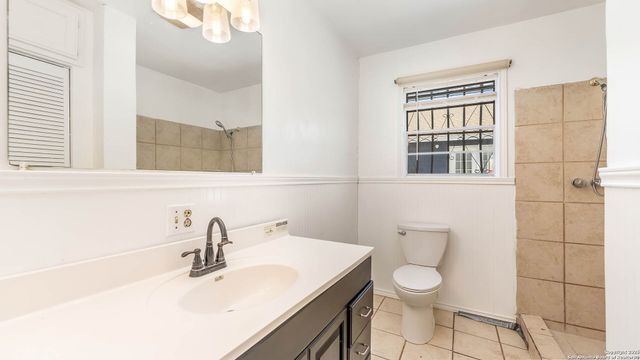 2719 Chihuahua, San Antonio, TX 78207