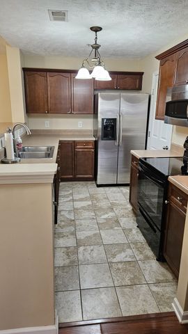 2360 Highway 31 W Apt 208, White House, TN 37188