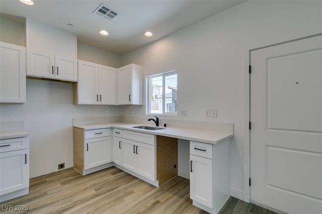 367 North 16th Street 1, Las Vegas, NV 89101