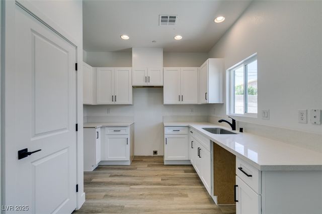 367 North 16th Street 1, Las Vegas, NV 89101