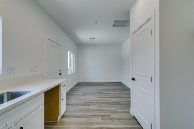 367 North 16th Street 1, Las Vegas, NV 89101