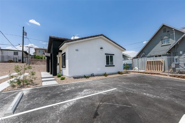 367 North 16th Street 1, Las Vegas, NV 89101