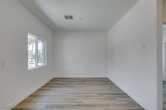 367 North 16th Street 1, Las Vegas, NV 89101