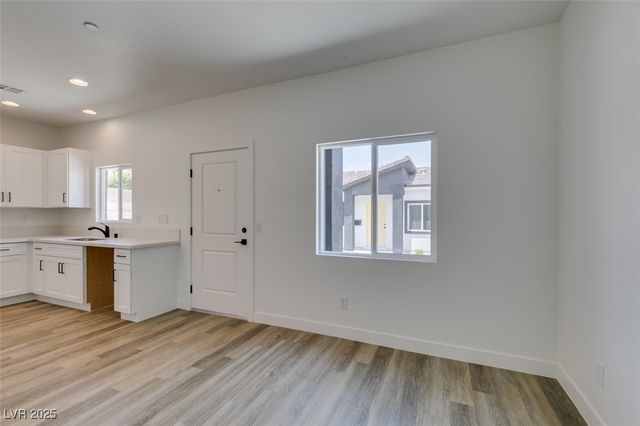 367 North 16th Street 1, Las Vegas, NV 89101