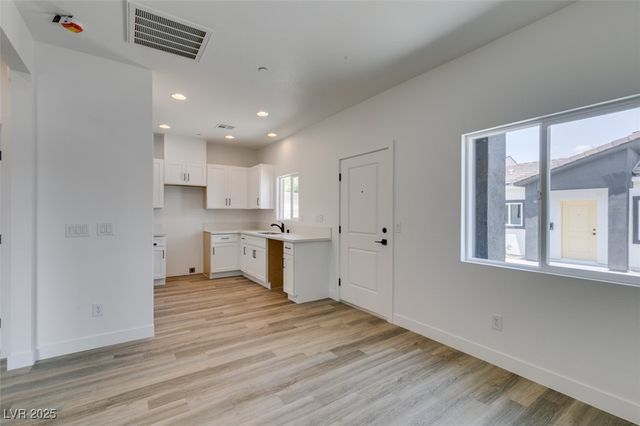 367 North 16th Street 1, Las Vegas, NV 89101