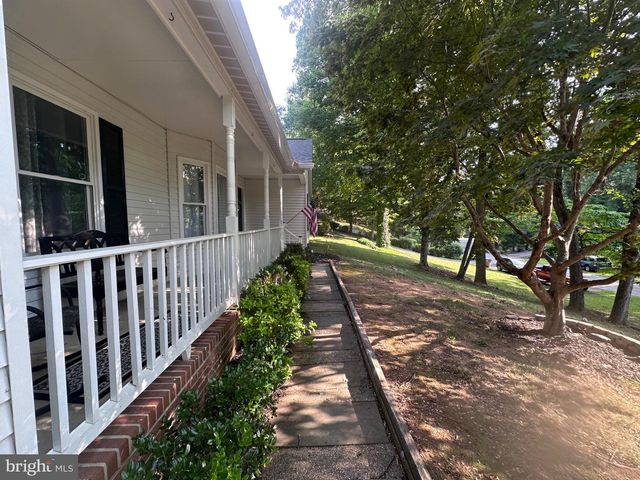 2051 FARRAGUT DR, Stafford, VA 22554
