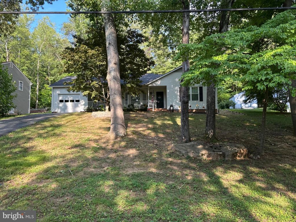 2051 FARRAGUT DR, Stafford, VA 22554