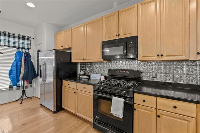 7003 Darby CT, Suffolk, VA 23435