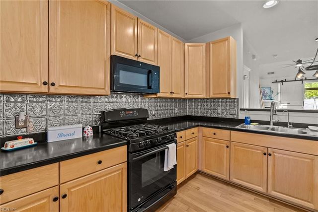 7003 Darby CT, Suffolk, VA 23435