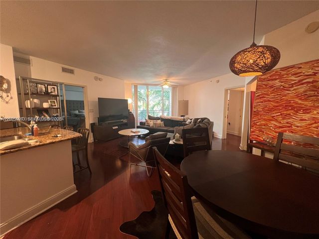 510 NW 84 Th Avenue 324, Plantation, FL 33324