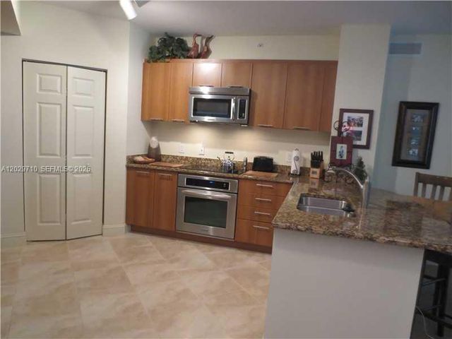 510 NW 84 Th Avenue 324, Plantation, FL 33324