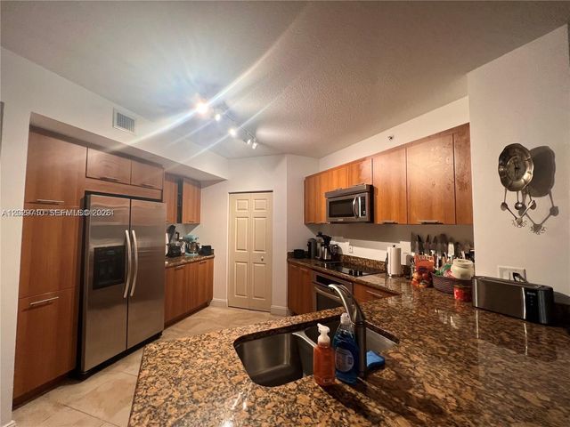 510 NW 84 Th Avenue 324, Plantation, FL 33324