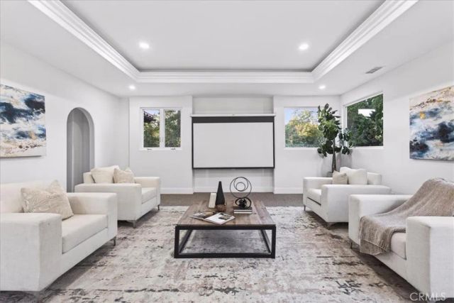 5825 Irving Avenue, La Crescenta, CA 91214