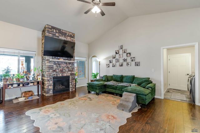 10281 VENTURA LN, Piedmont, SD 57718