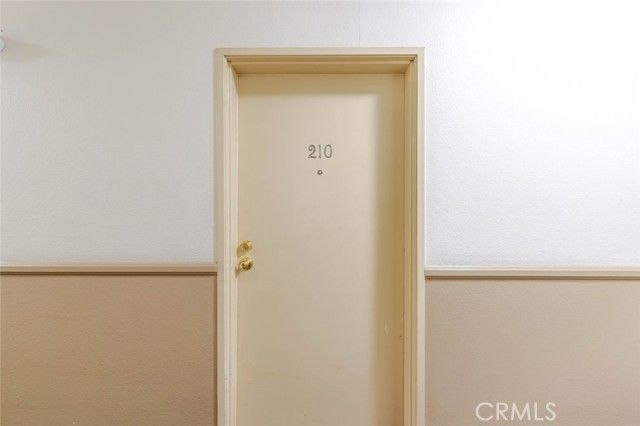 19350 Sherman Way 210, Reseda (los Angeles), CA 91335