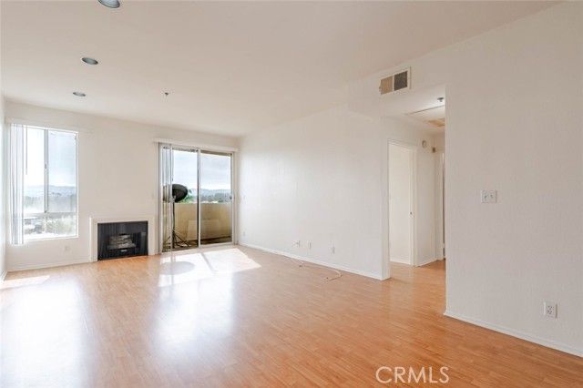 19350 Sherman Way 210, Reseda (los Angeles), CA 91335