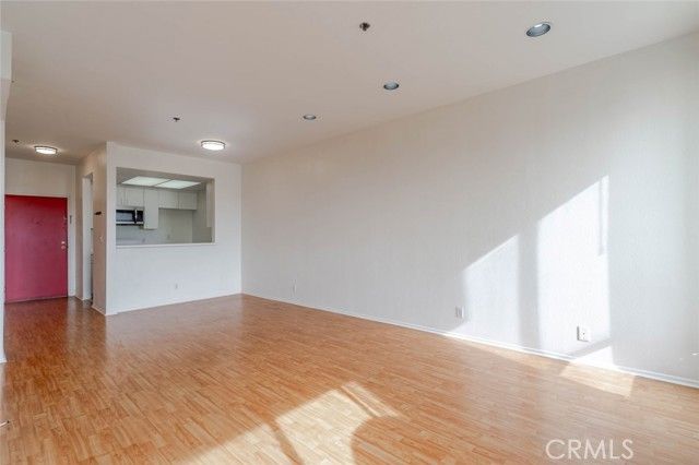 19350 Sherman Way 210, Reseda (los Angeles), CA 91335