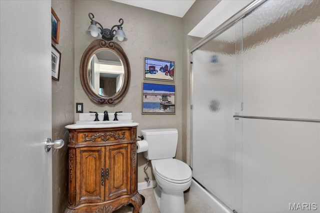1300 S Warson Road, St Louis, MO 63124