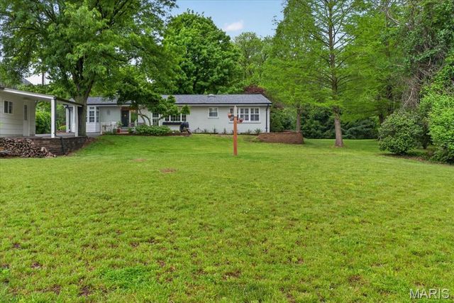 1300 S Warson Road, St Louis, MO 63124