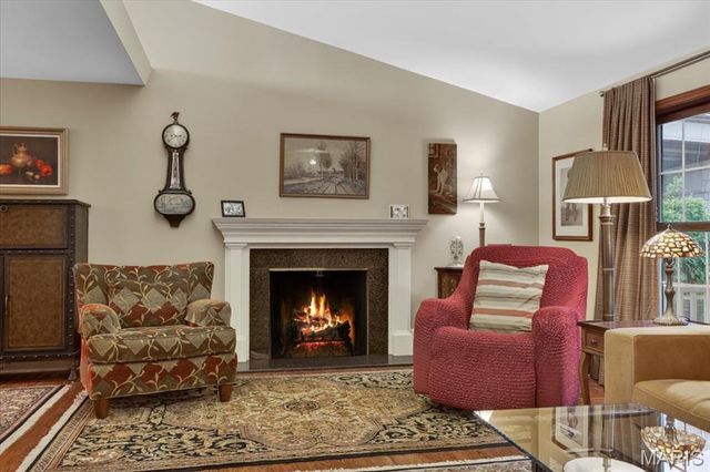 1300 S Warson Road, St Louis, MO 63124