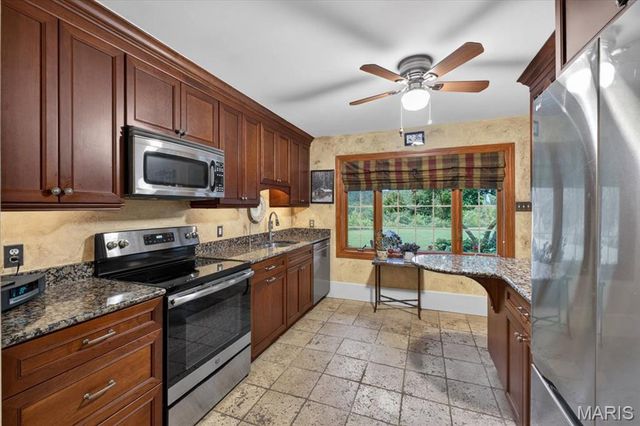 1300 S Warson Road, St Louis, MO 63124