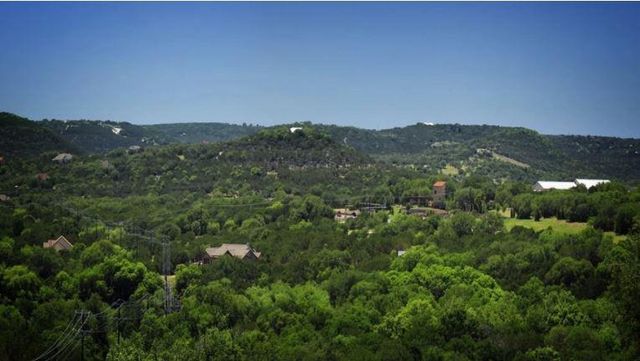 2429 Sondrio Bend LN, Leander, TX 78641