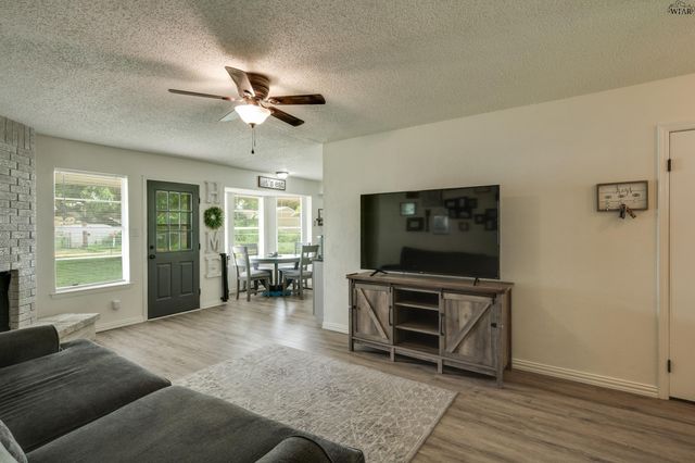 211 DIRKS DRIVE, Wichita Falls, TX 76302