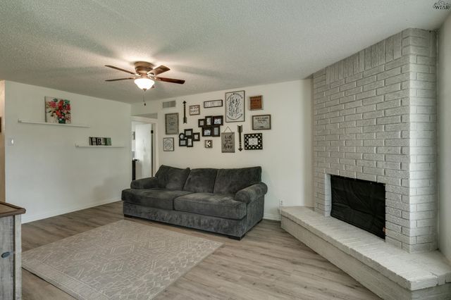211 DIRKS DRIVE, Wichita Falls, TX 76302