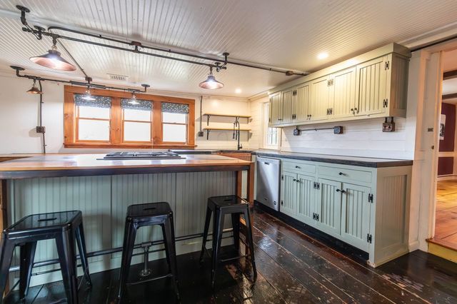 395 Ashby Road, New Ipswich, NH 03071