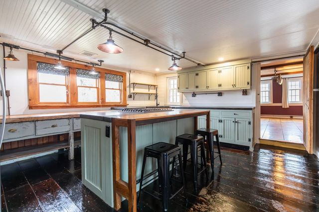 395 Ashby Road, New Ipswich, NH 03071