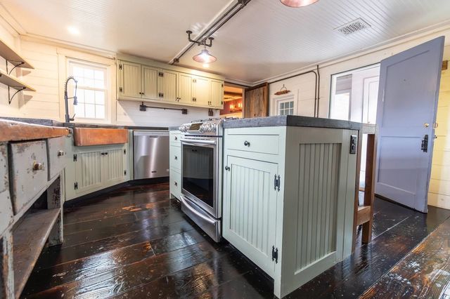 395 Ashby Road, New Ipswich, NH 03071