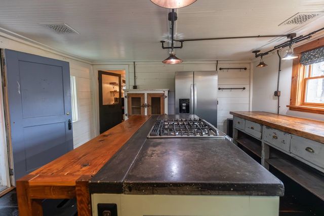 395 Ashby Road, New Ipswich, NH 03071