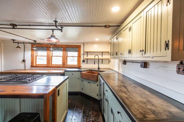 395 Ashby Road, New Ipswich, NH 03071