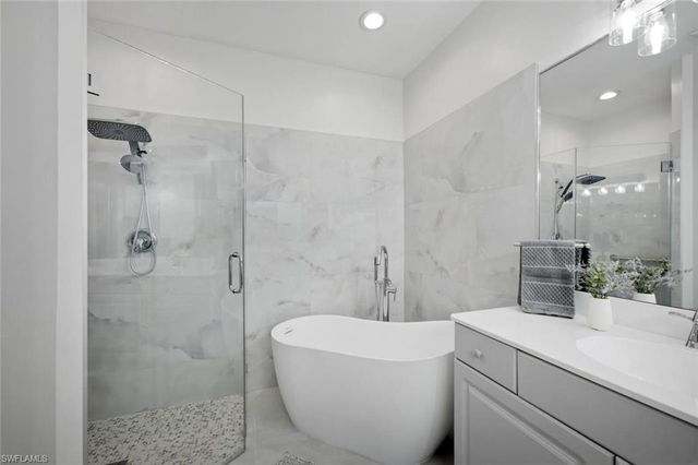 6305 Wilshire Pines CIR 503, Naples, FL 34109