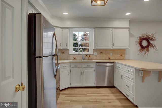 160 EAST SIDE DR, Greencastle, PA 17225