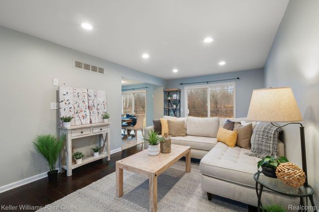 1811 Henbert Road, West Bloomfield Charter Township, MI 48324