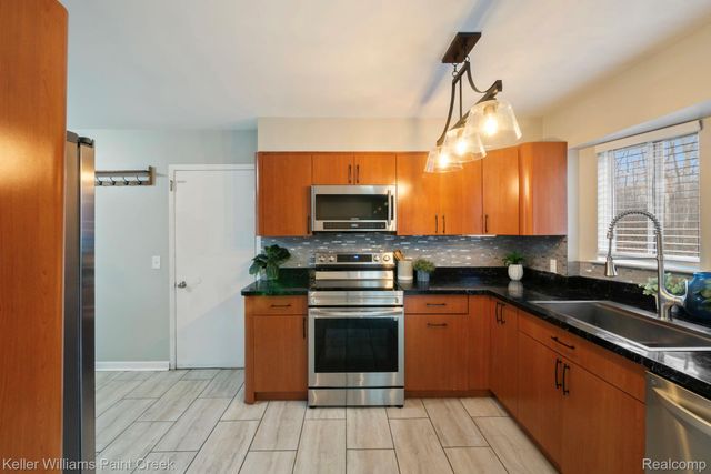 1811 Henbert Road, West Bloomfield Charter Township, MI 48324