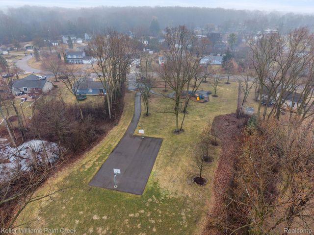 1811 Henbert Road, West Bloomfield Charter Township, MI 48324