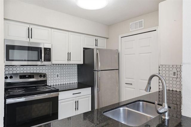 3274 HAVILAND COURT 204, Palm Harbor, FL 34684